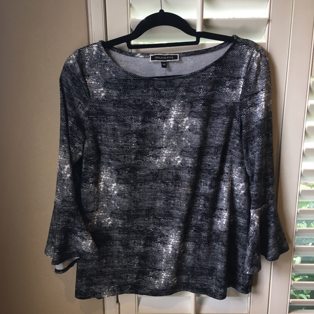 MELANIE LYNE Snake Print Monogram Top Bell Sleeves